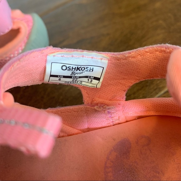 Oshkosh toddler water shoes - Picture 4 of 5